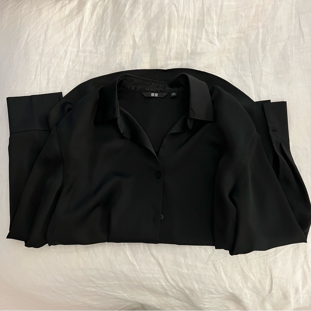 Uniqlo Silk Black Collared Shirt